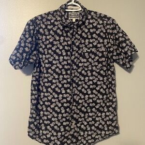 Men's Black and White Pineapple Print Shirt. Size Small